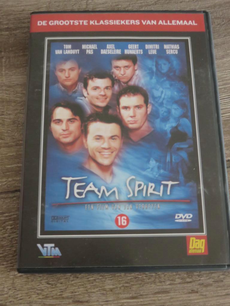 DVD : Team Spirit  - Van Landuyt - Pas - Daeseleire - 2003, Enlèvement ou Envoi, Comédie, Comme neuf, À partir de 16 ans