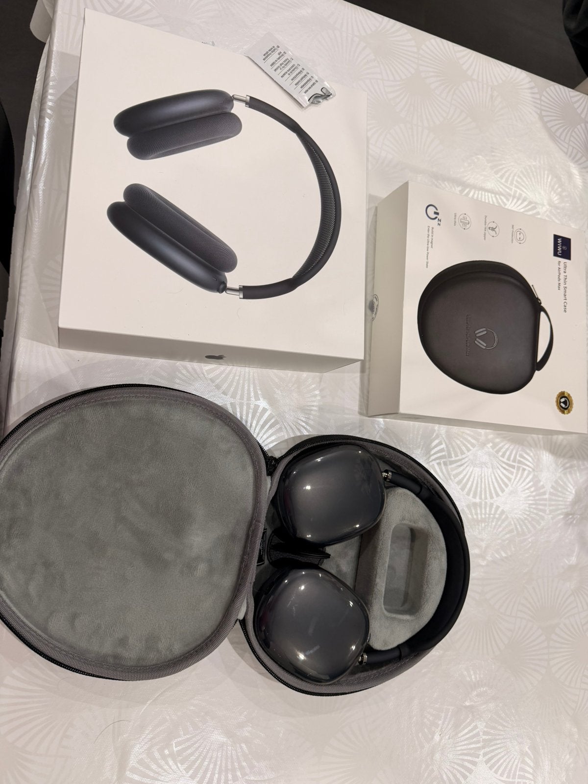 Airpod max 2  gris + housse + kit protection, Enlèvement, Comme neuf