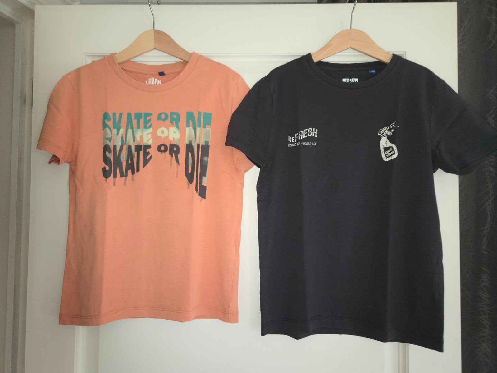 2 t-shirts maat 140, Ophalen of Verzenden, Zo goed als nieuw, Shirt of Longsleeve, Jongen