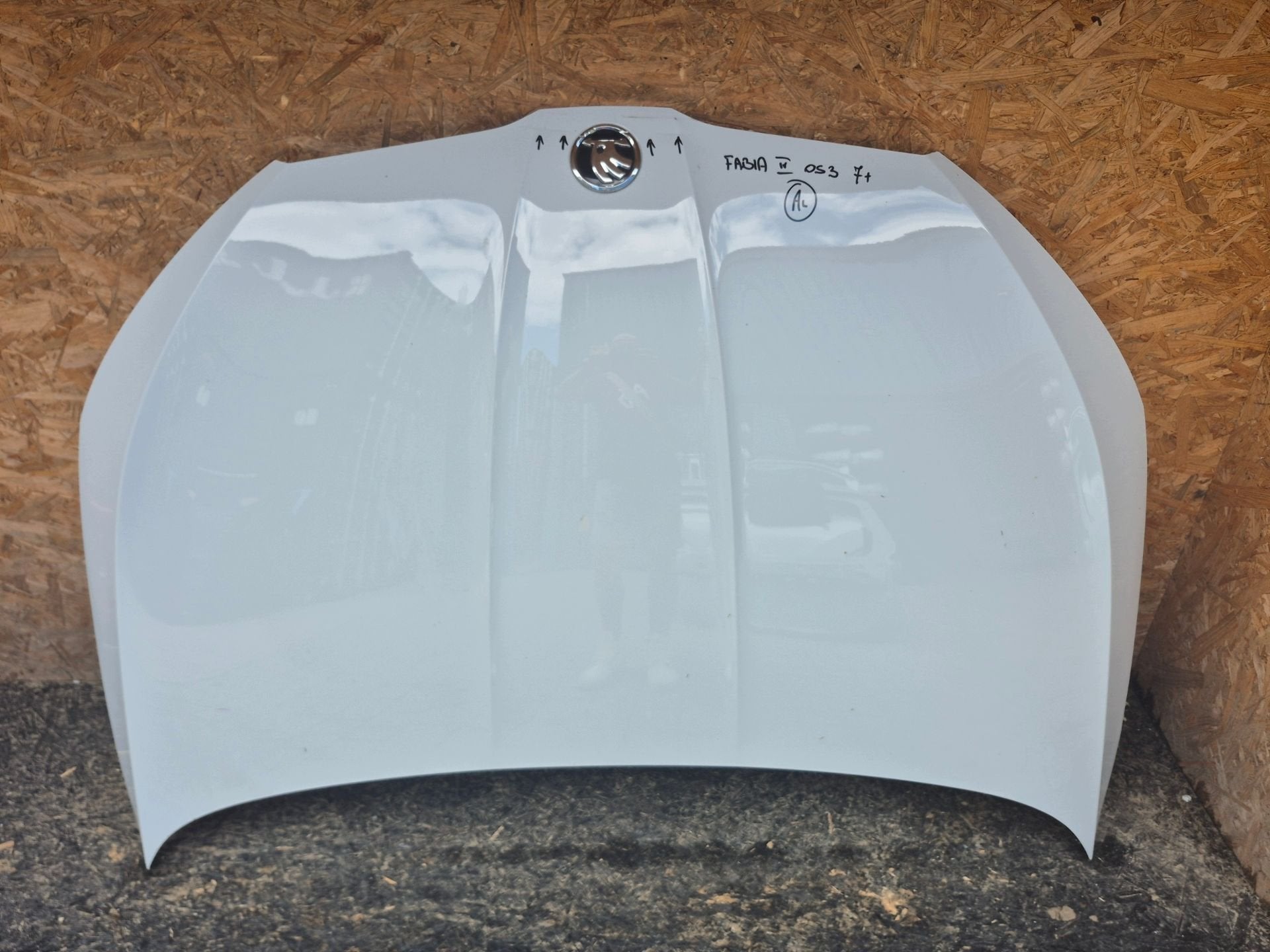 Cache-moteur Skoda Fabia IV, Infoline@skoda-auto.cz, Tr. Vaclava Klementa 869
293 01  Mlada Boleslav, CZ, Utilisé, Skoda