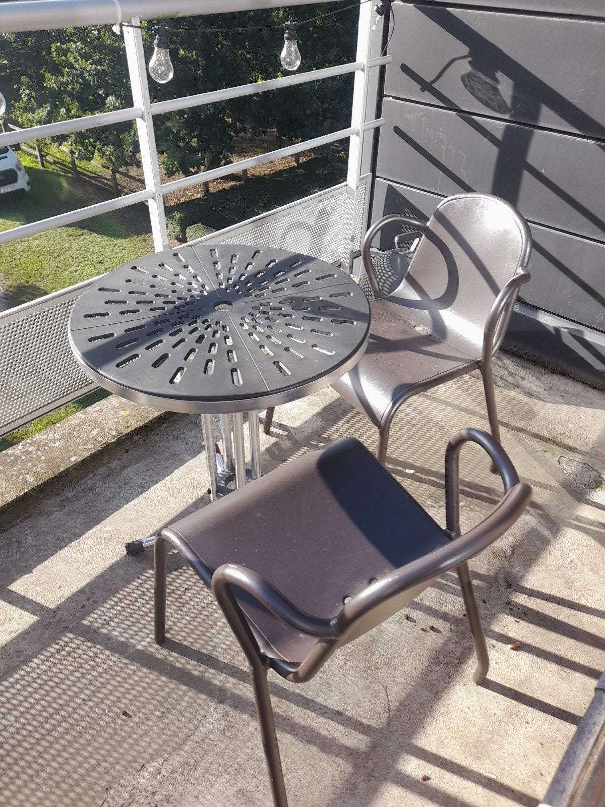 terrastafel en 2 stoelen, Ophalen, Gebruikt