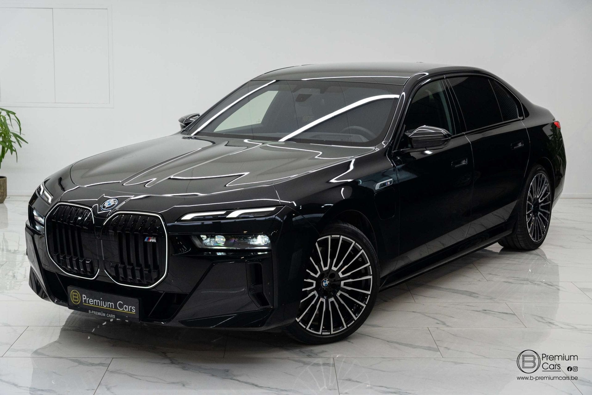 BMW 760 e M xDrive Individual! FULL OPTIONS! Black pack!, Auto's, Automaat, Gebruikt, Euro 6, 420 kW