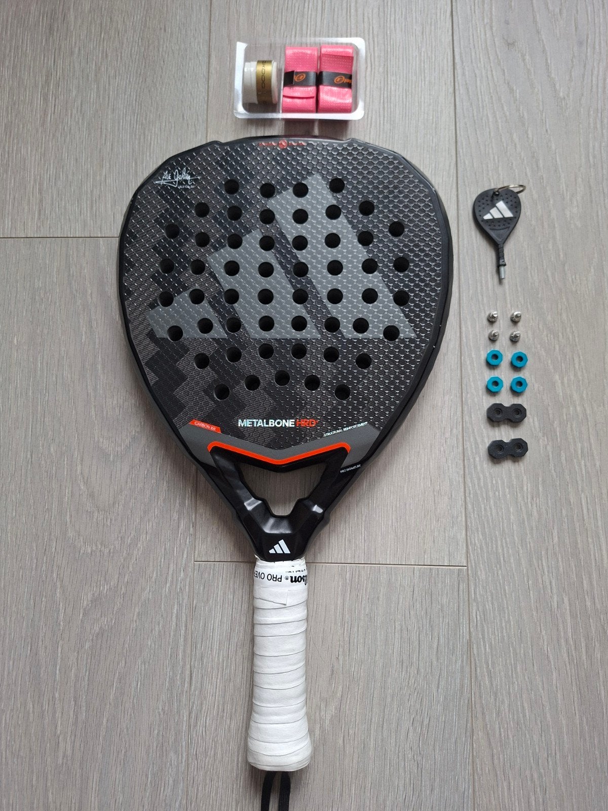 Ale Galan Adidas Metalbone HRD+ 3.4 2025 + 3 free grips, Enlèvement, Comme neuf, Raquette de padel