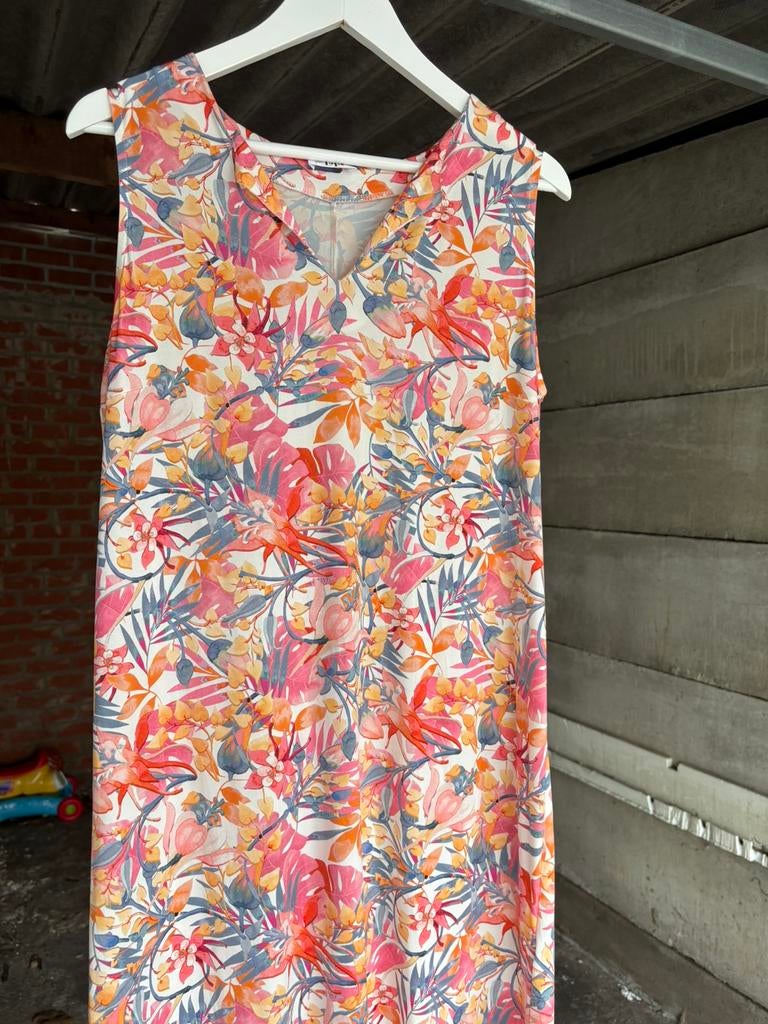 Kleedje She Goes Lala, Overige kleuren, Zo goed als nieuw, Knielengte, Ophalen