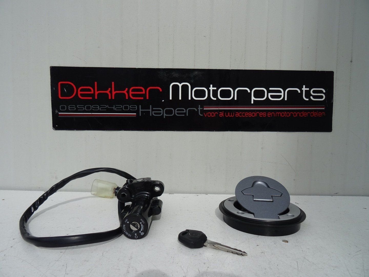 Slotenset / Contact slot + Tankdop Yamaha YZF R3 2015-2018, Motoren, Onderdelen | Yamaha, Ophalen of Verzenden