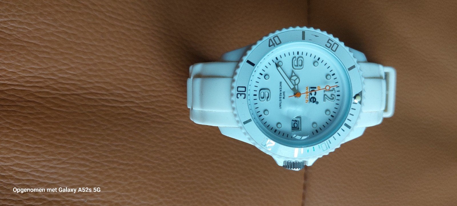 Ice watch voor vrouwen, Ophalen
