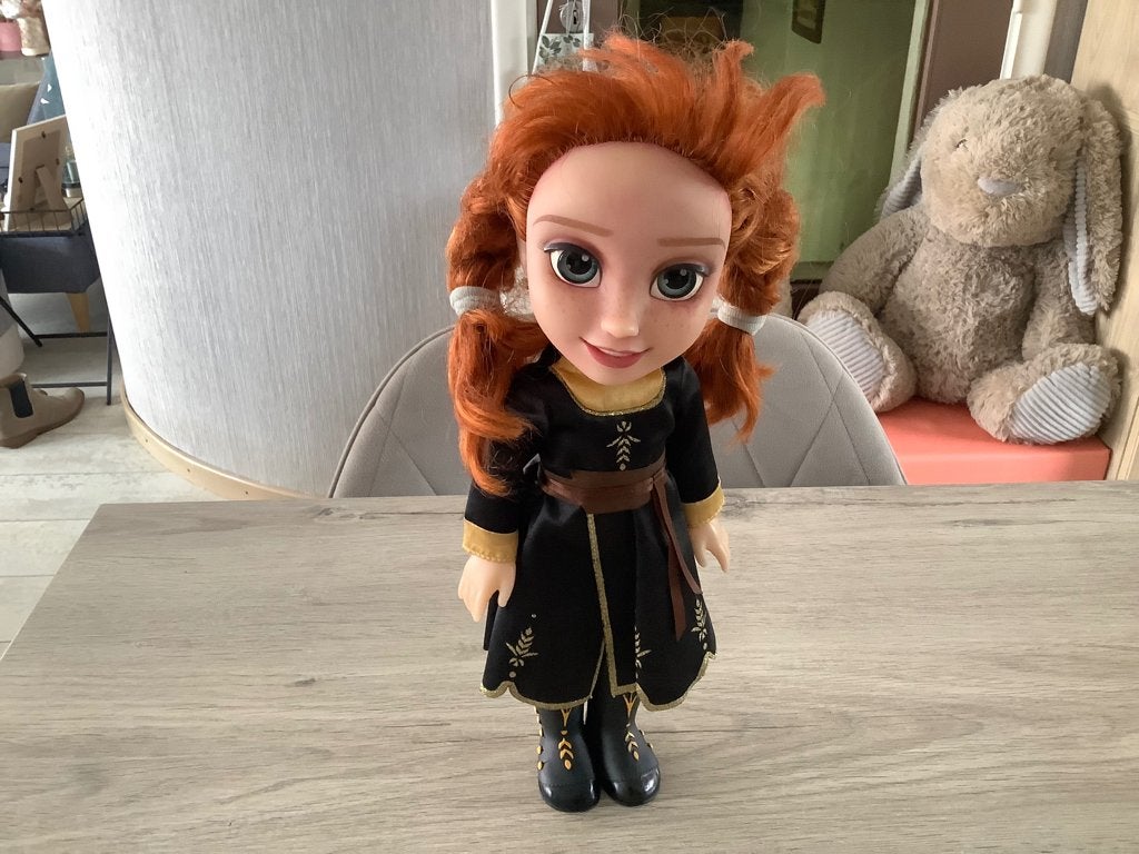 Disney Frozen Anna pop (33 cm), Kinderen en Baby's, Speelgoed | Poppen, Ophalen of Verzenden, Zo goed als nieuw, Overige typen
