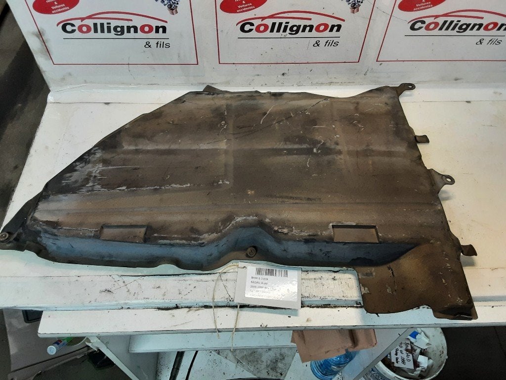 CACHE SOUS MOTEUR BMW 3 serie (E36 / 4) (01-1990/11-1998), Mevr. I. Hauben, Utilisé, BMW, Rue de l'Espoir 34 34
4030  GRIVEGNÉE, BE