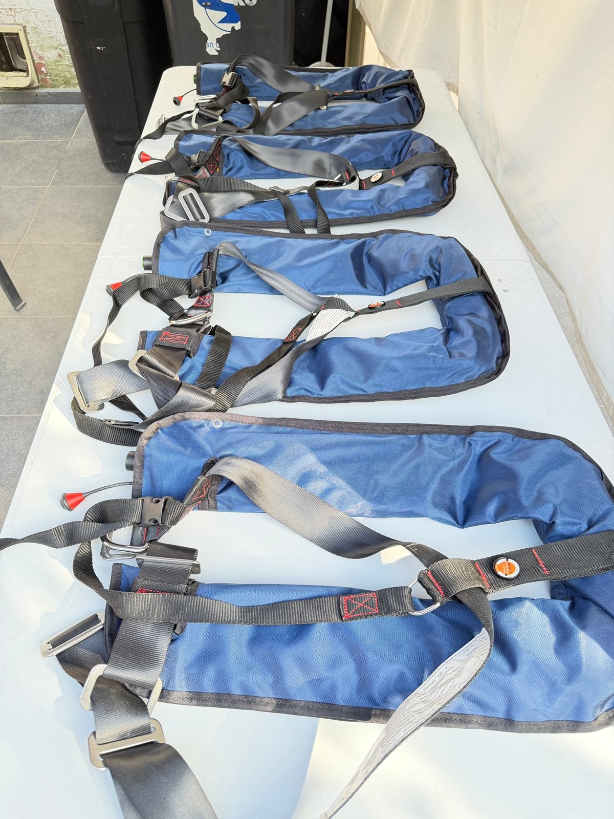4 x Gilets / Harnais de sauvetage automatique SeaGo, Sports nautiques & Bateaux, Enlèvement, Comme neuf, Accessoires
