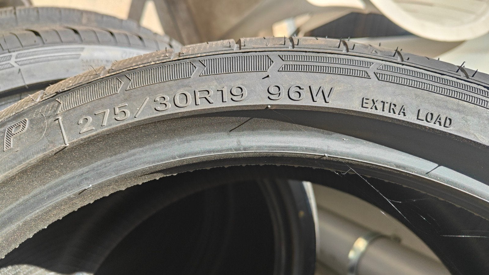 275/30r19 96w fortuna 90€ per stuk met montage en balanceren, Ophalen