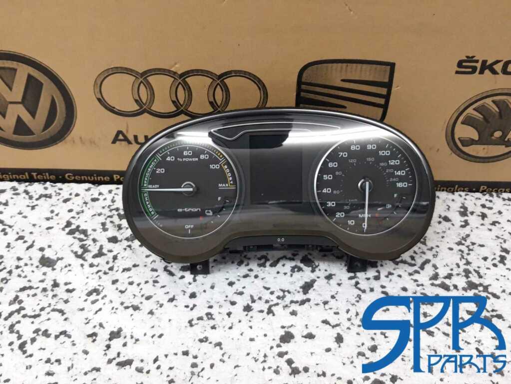Kilometerteller A3 8V E-TRON 506 KM COCKPIT 8V0920973B MILES, Auto-onderdelen, Audi, Gebruikt, Audi, Ophalen of Verzenden