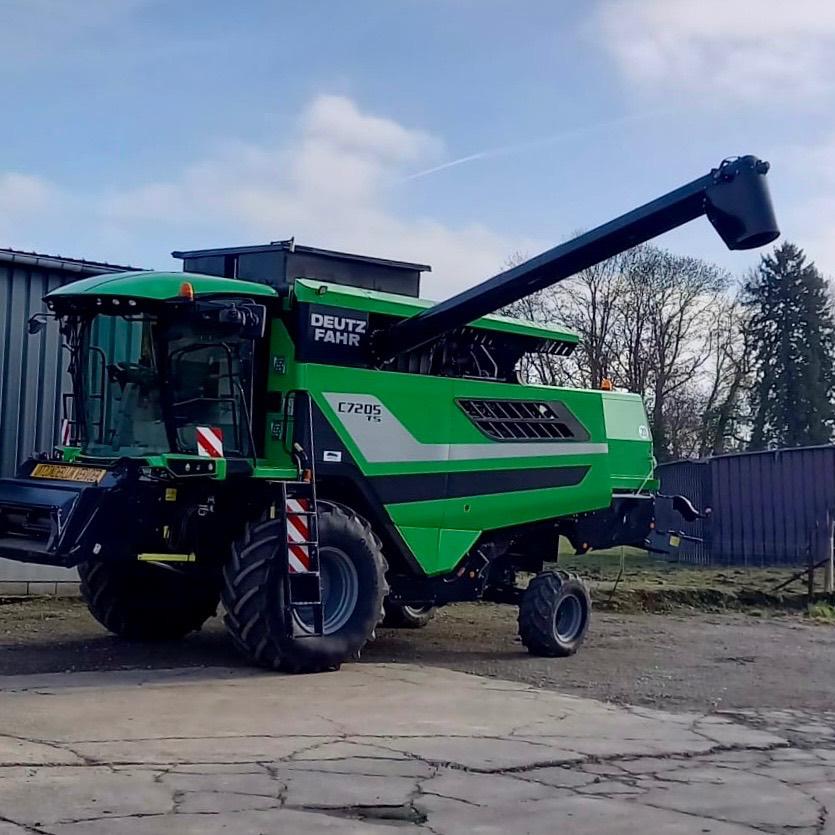 DEUTZ-FAHR C7205 TS (2015) maaidorser, Ophalen, Akkerbouw, Oogstmachine