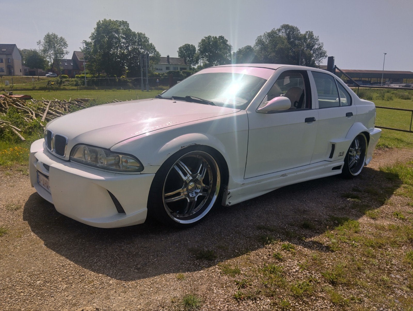 bmw e36, Autos, BMW, Particulier, Série 3, Essence, Berline, 4 portes, Boîte manuelle, Blanc, Enlèvement