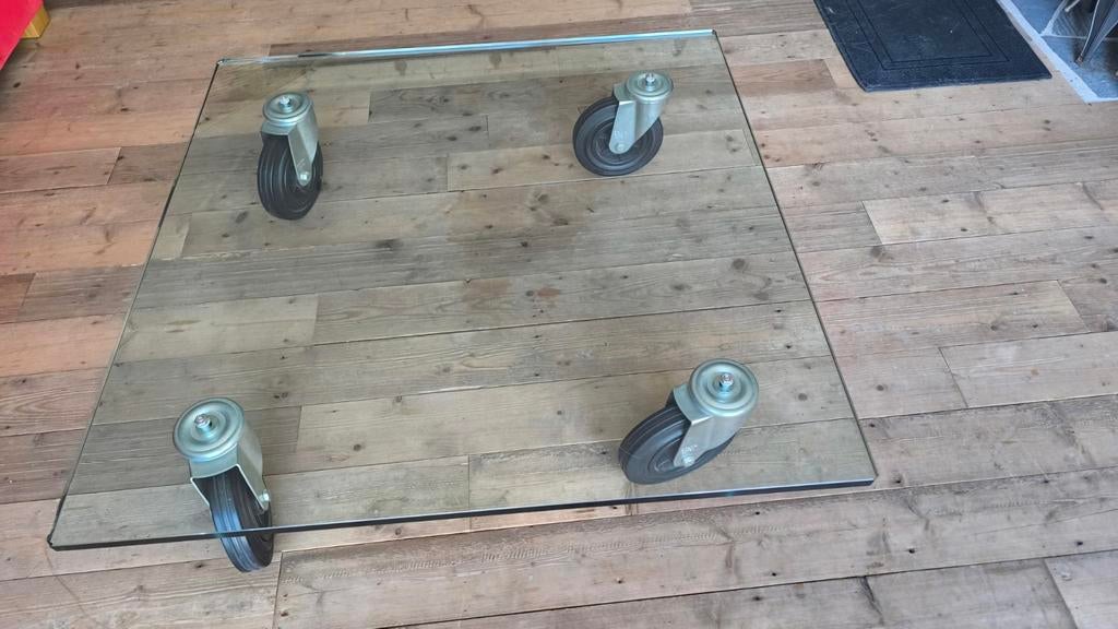 Design salontafel in glas, Huis en Inrichting, Tafels | Salontafels, Ophalen