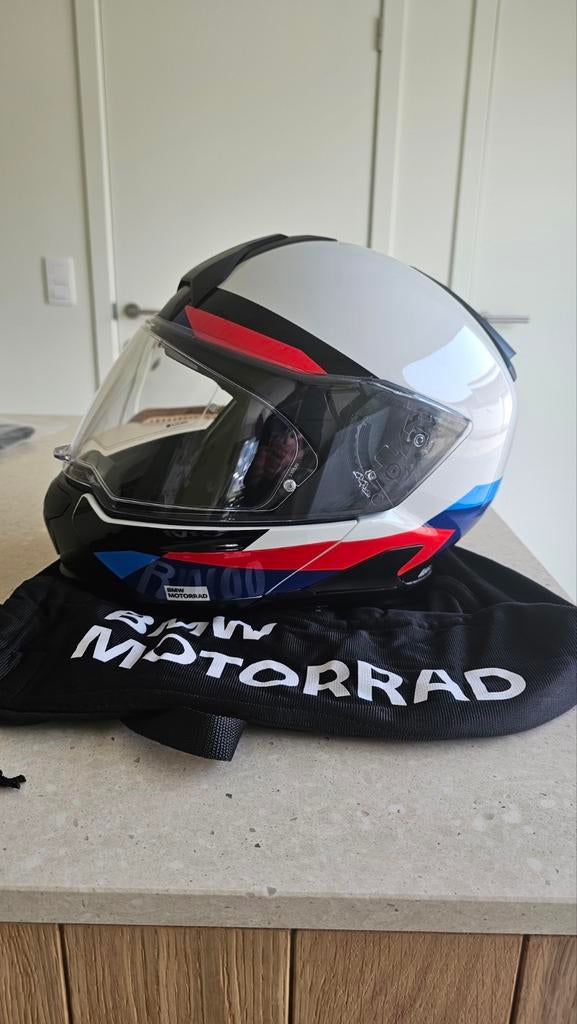 BMW EVO 7 systeemhelm, Nieuwe staat, maat S, M kleuren,, Motoren, Kleding | Motorhelmen, Systeemhelm, Nieuw zonder kaartje, S