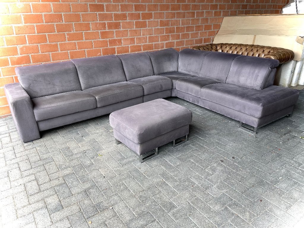 Groot hoeksalon in stof + pouf / goede staat, Huis en Inrichting, Ophalen, Gebruikt, Stof