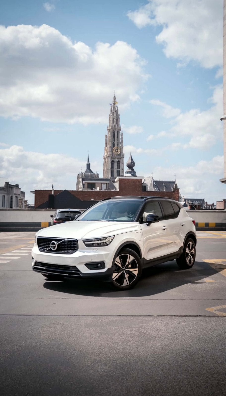 Volvo XC40 Hybride, in nieuw staat, Automaat, 4 cilinders, Wit, Leder
