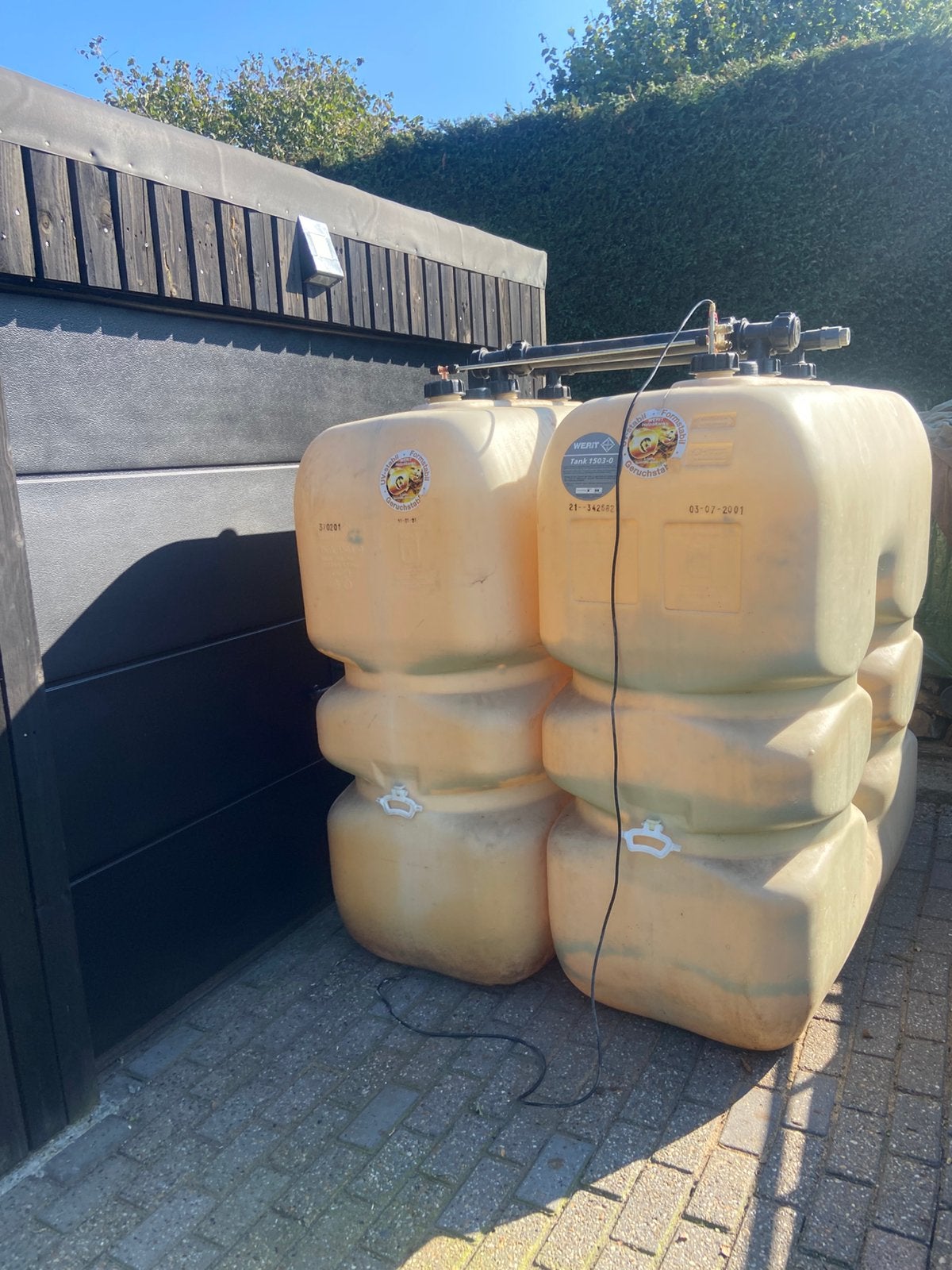 Gratis 2 x mazouttonnen, Tuin en Terras, 150 liter of meer, Ophalen, Gebruikt, Kunststof