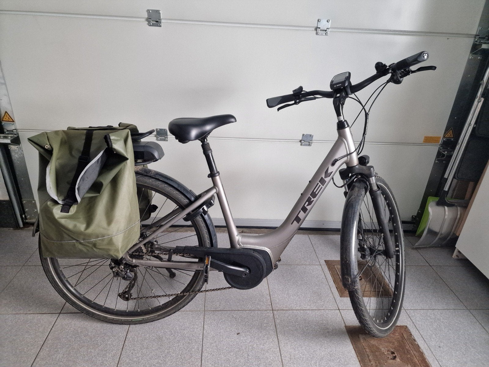 Elektrische fiets TREK Verve 2+ Lowstep, Fietsen en Brommers, Ophalen