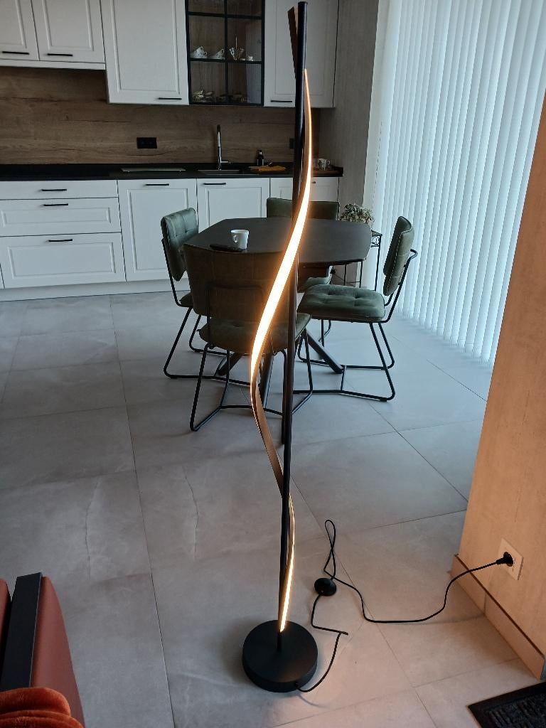 staande led lamp, Huis en Inrichting, Lampen | Vloerlampen, Ophalen, Nieuw, Hout, 100 tot 150 cm
