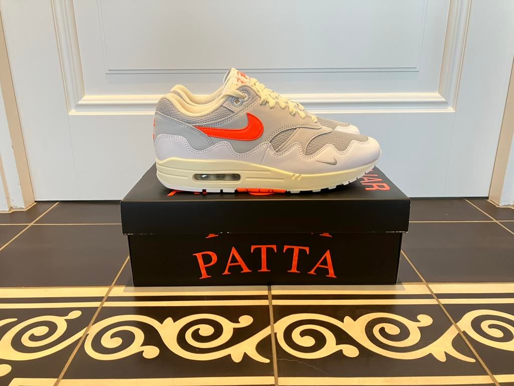 Nike Air Max 1 x Patta Waves “ White Hyper Crimson “ Maat 45, Kleding | Heren, Schoenen, Wit, Nieuw, Ophalen of Verzenden, Sneakers