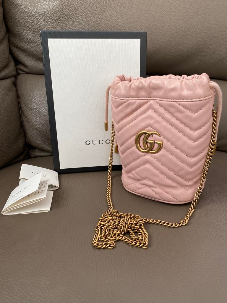 Sac à bandoulière Gucci GG Marmont mini bucket bag, Ophalen of Verzenden, Zo goed als nieuw, Schoudertasje