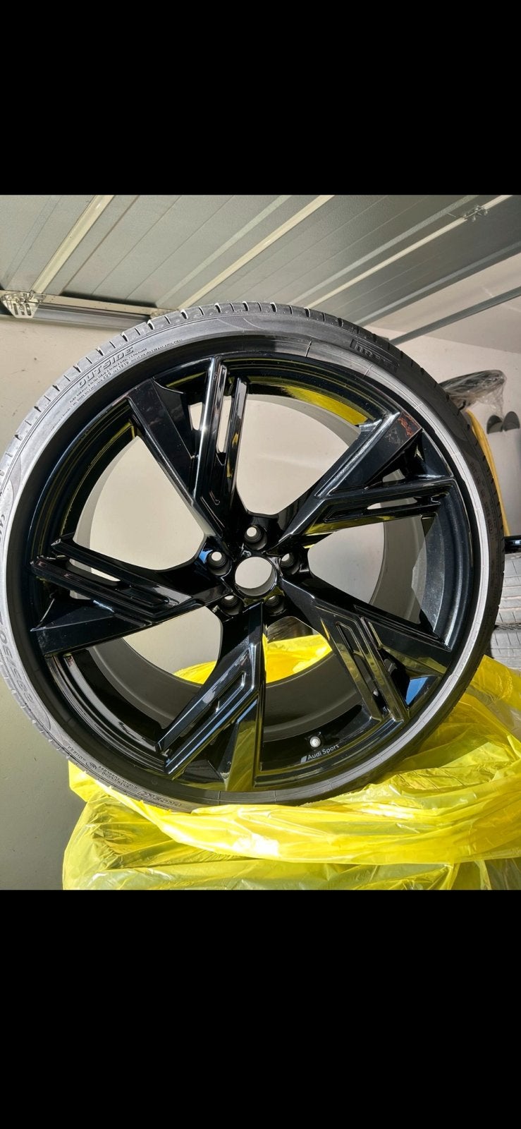Jantes Audi RS 285/30/22 avec Pirelli 6mm, Autos : Pièces & Accessoires, Enlèvement ou Envoi, Autres dimensions, Utilisé, Jante(s)