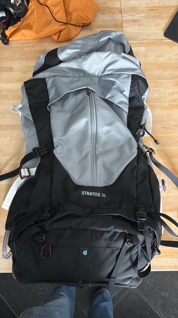 Sac de randonnée 36 litres, Sports & Fitness, Alpinisme & Randonnée, Enlèvement, Utilisé