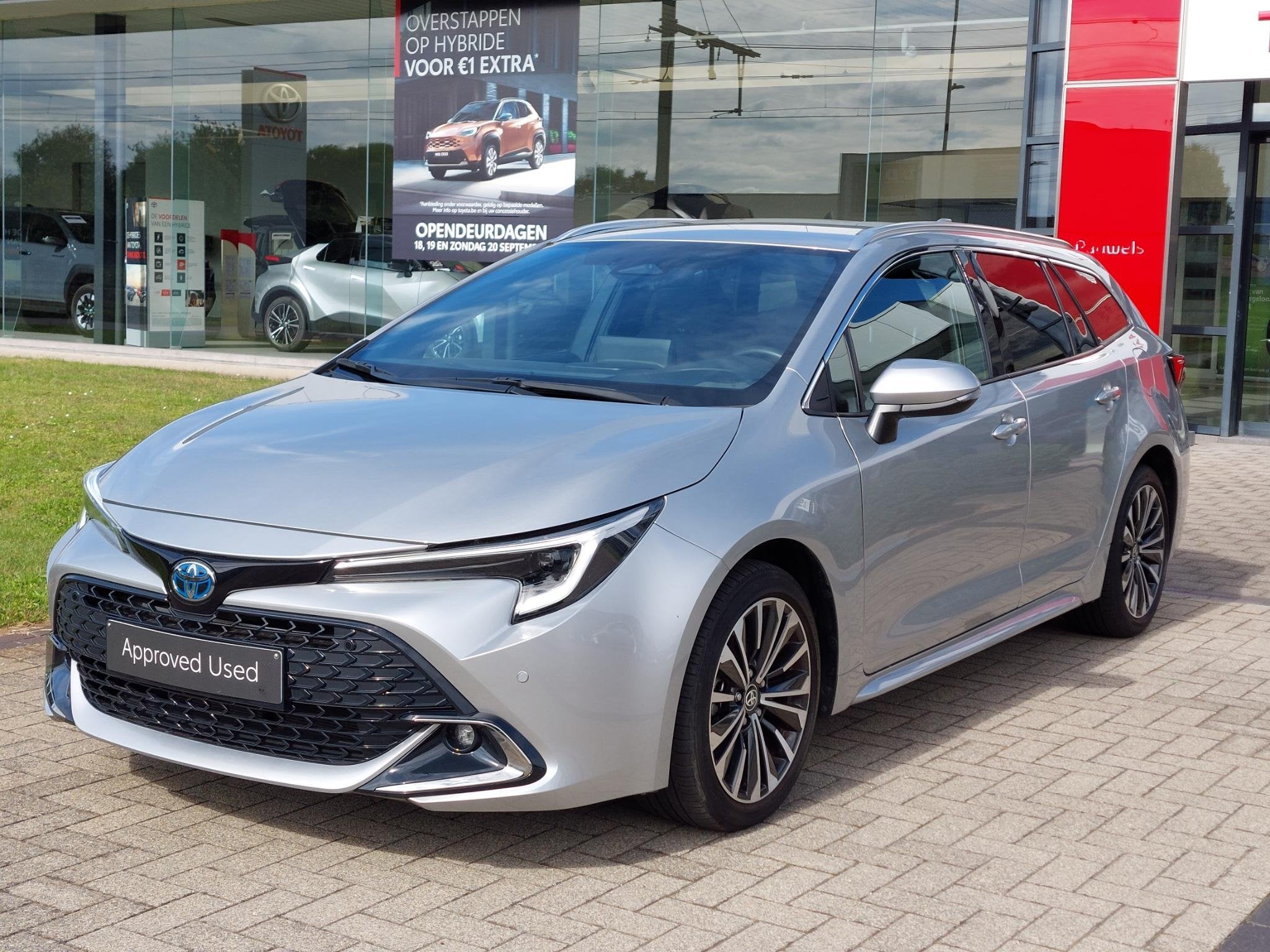 Toyota Corolla Touring Sports 1.8 Hybrid Style e-CVT, Auto's, https://public.car-pass.be/vhr/380a951c-2982-46b2-a615-9258ee803fe5