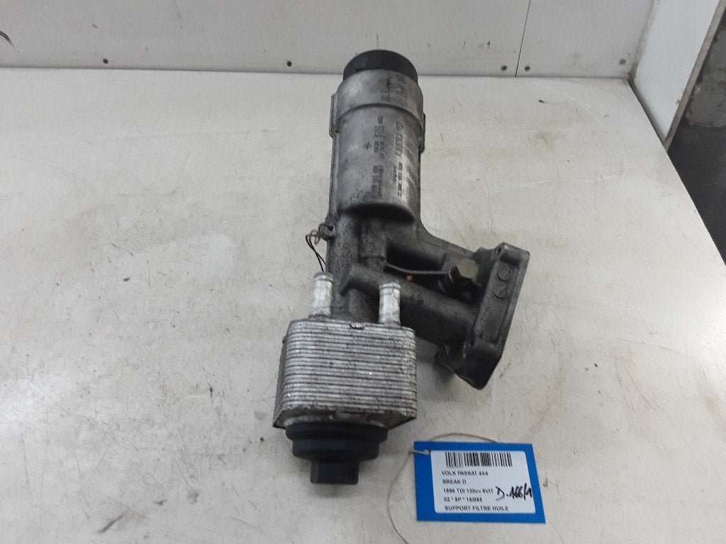 STEUN Volkswagen Passat (3B3) (01-2000/11-2005) (038116389C), Auto-onderdelen, Ophanging en Onderstel, Volkswagen, Gebruikt