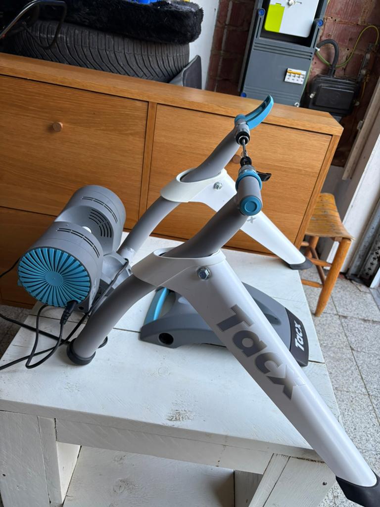 Tacx Flow Smart T2240 Fietstrainer, Ophalen, Zo goed als nieuw