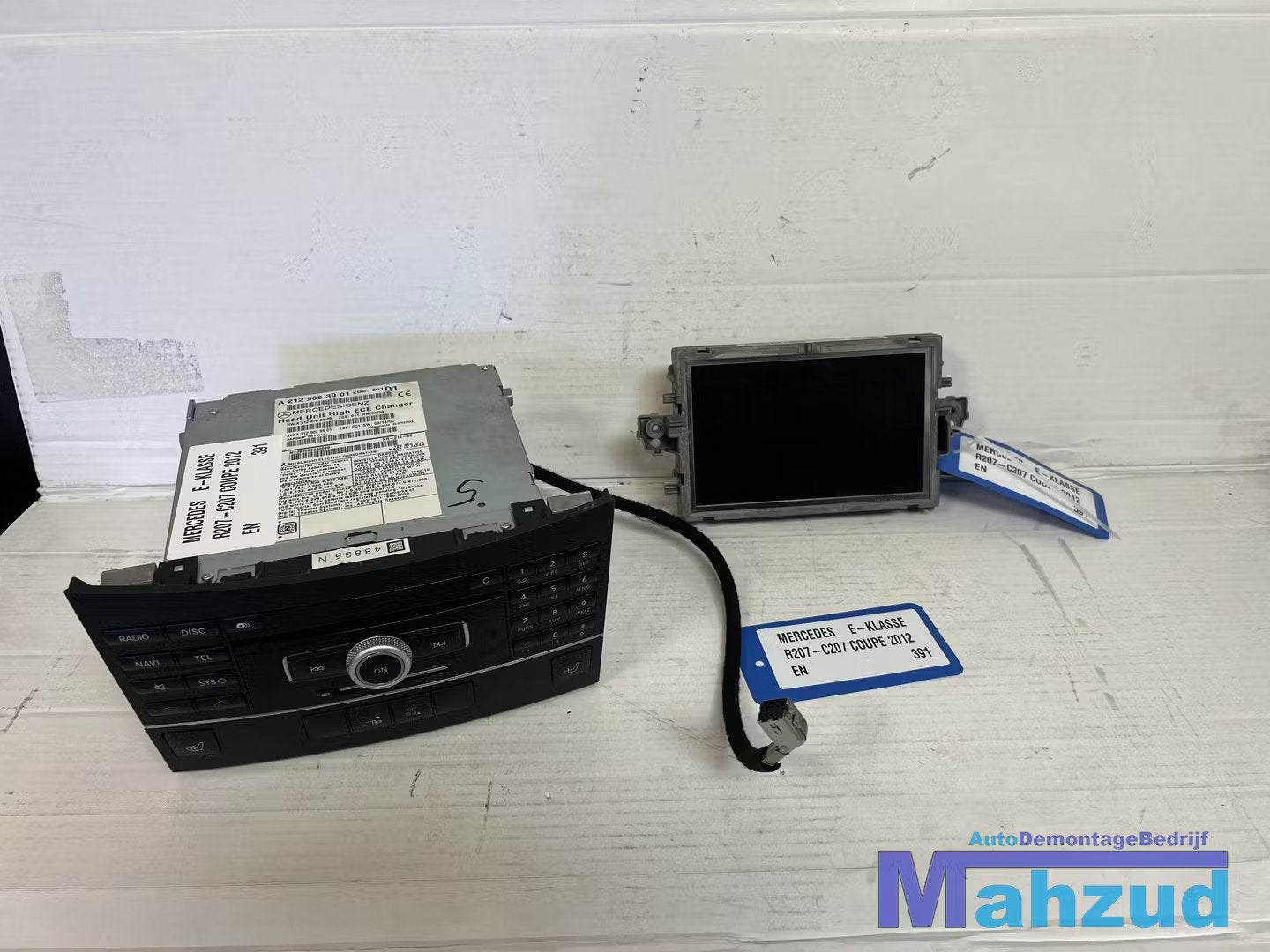 MERCEDES E C207 coupe radio display scherm 2009-2016, Gebruikt, Mercedes-Benz AG, Mercedes-Benz, Mercedesstrasse 120
70372  Stuttgart, DE