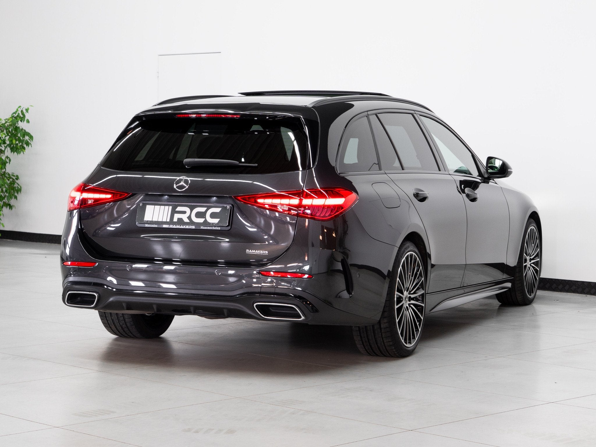 Mercedes-Benz C 200 T | AMG Night 19" PANORAMA Trekhaak Dist, Auto's, Automaat, Achterwielaandrijving, Gebruikt, 4 cilinders