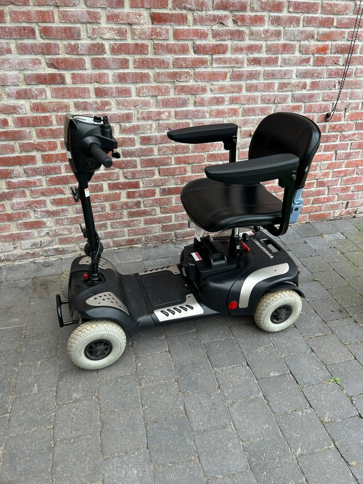 Makkelijk opvouwbare scootmobiel van Vermeiren, Ophalen, Zo goed als nieuw, Vermeiren