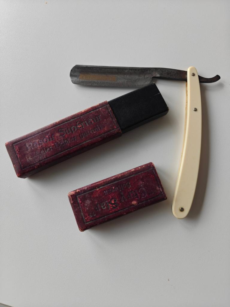 Rasoir ancien, Antiquités & Art, Antiquités | Outils & Instruments, Enlèvement ou Envoi