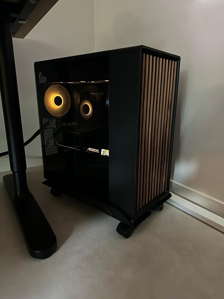 Ultra High-End Gaming PC–RTX 5090–Ryzen 7 9800X3D–DDR5, 32 GB, Ophalen of Verzenden, Zo goed als nieuw, Gaming