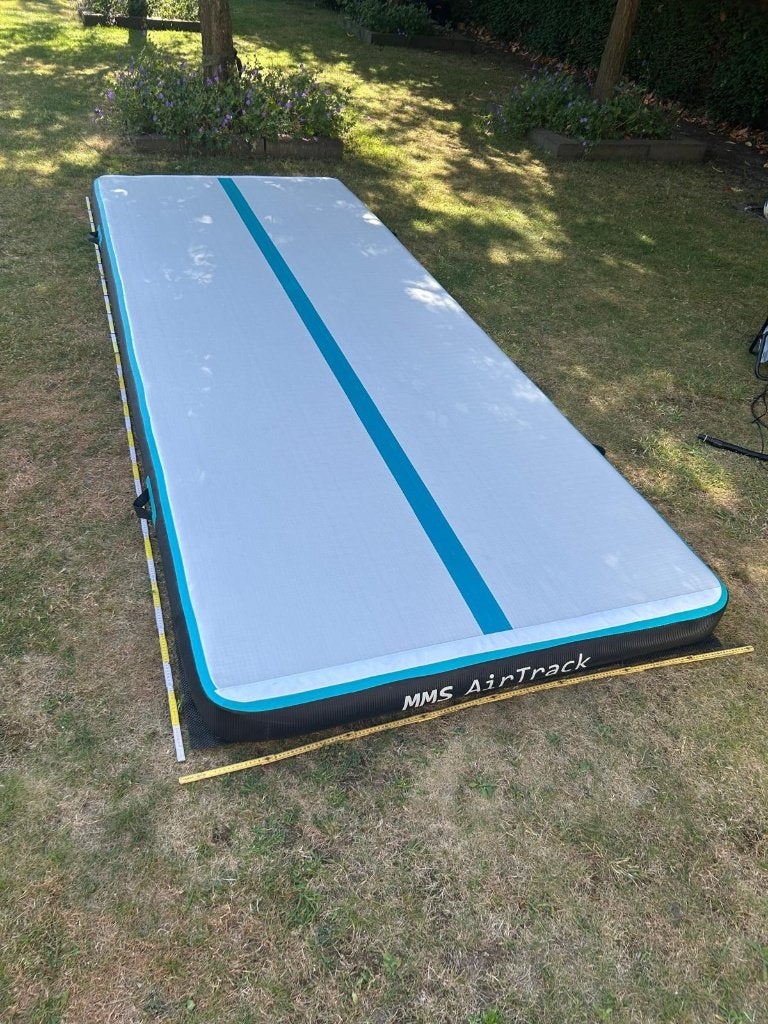 Airtrack (4m x 1,5m x 15 cm) met pomp en beschermingsmat, Sports & Fitness, Gymnastique, Enlèvement, Comme neuf, Matériel
