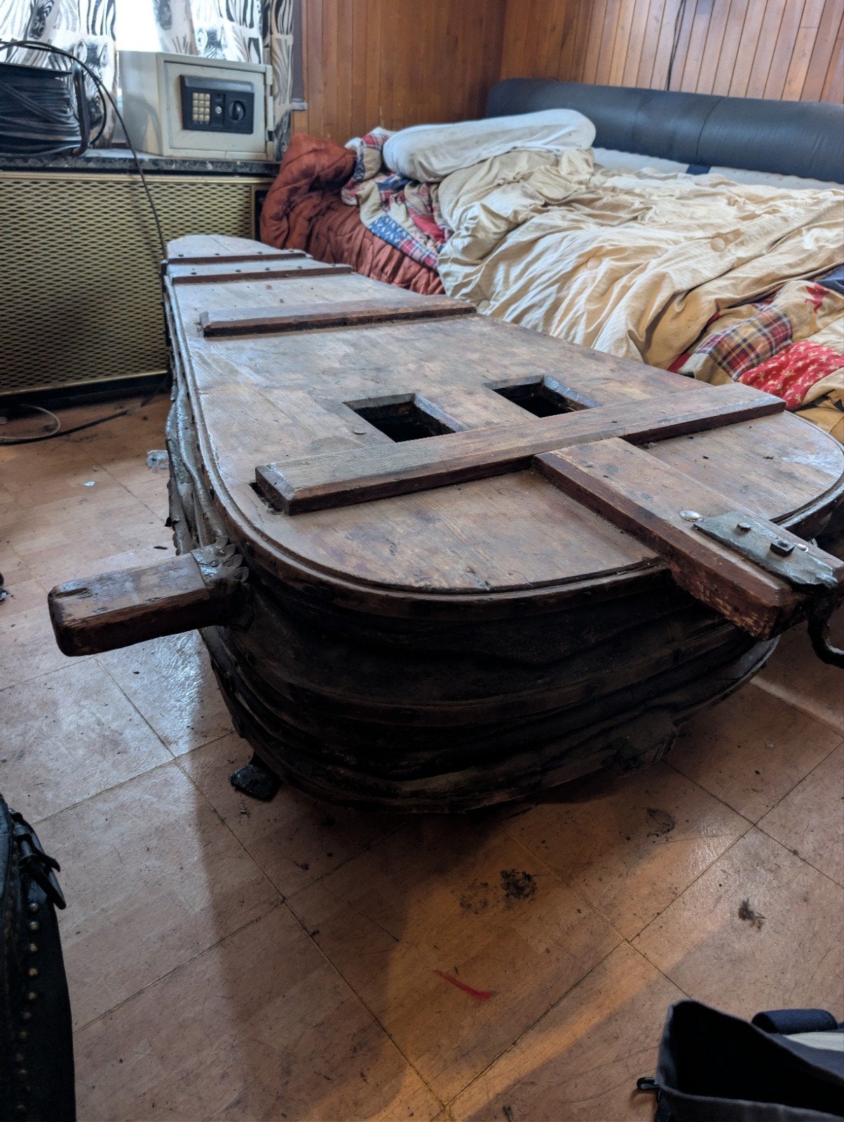 Grand soufflet de forge ancien en bois et cuir – Déco Indust