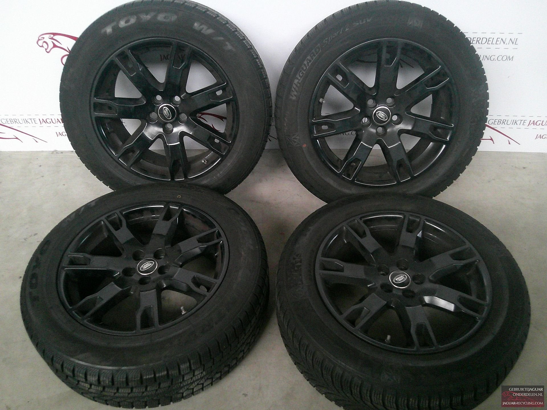 18″ Evoque zwarte velgen set met winterbanden, -, Utilisé, Véhicule tout-terrain, -