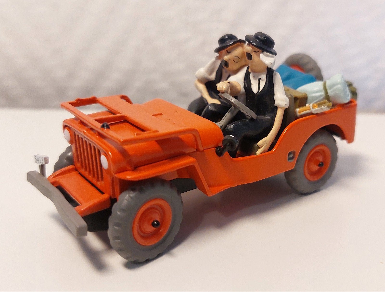 Voiture TINTIN Atlas 1/43 'La Jeep Willys MB Cj 2A' des anné, Collections, Enlèvement ou Envoi, Tintin, Comme neuf, Statue ou Figurine