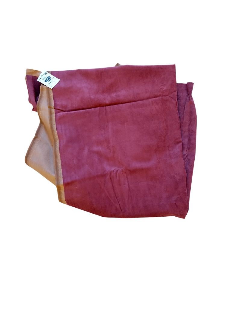 Peau de pêche rose foncé 1m48 x 73cm + 86x65cm + 73x37cm, Rose, Comme neuf, Enlèvement, 30 à 120 cm