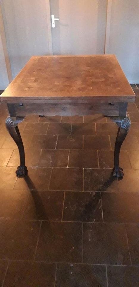 Chippendale noten tafel eiken inleg klauwpoten, Antiek en Kunst, Ophalen