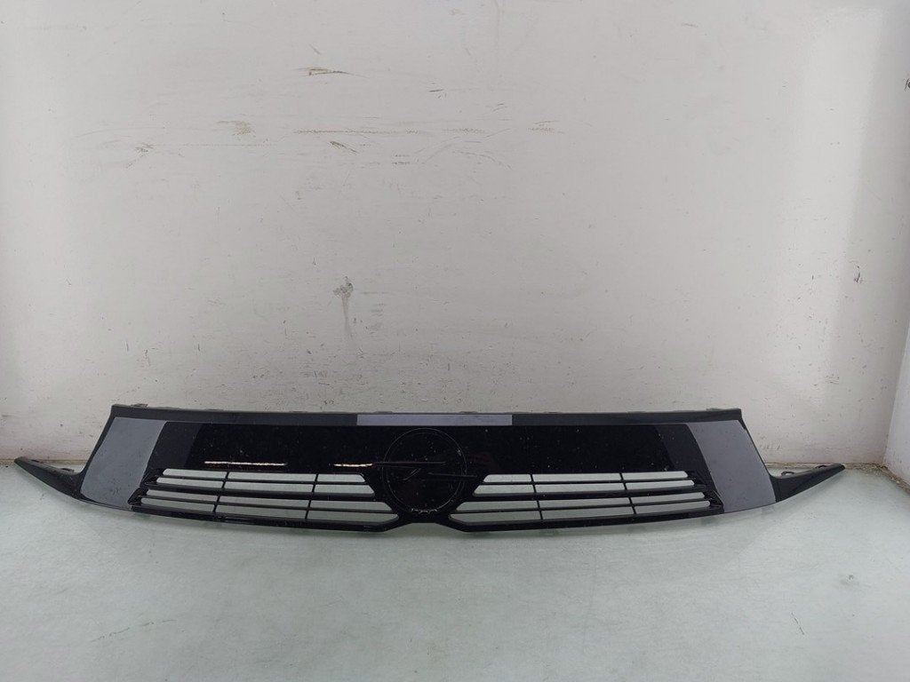 CALANDRE Opel Corsa F (UB / UH / UP) (|9850366080|), Autos : Pièces & Accessoires, Opel, Opel Automobile GmbH, Utilisé, Kontakt-opel@opel.com