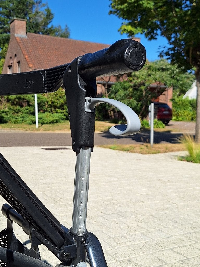 Invacare Dolomite Jazz Rollator Rollator, uitstekende staat, Diversen, Rollators, Ophalen, Lichtgewicht, Zo goed als nieuw