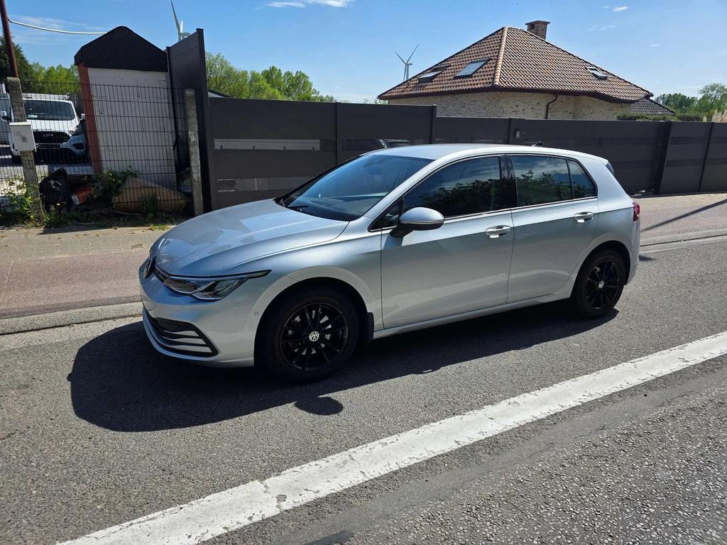 Volkswagen Golf Golf 1.0 eTSI Life OPF DSG 2022' 1EIG AUTO, Auto's, Automaat, Stof, Gebruikt, https://public.car-pass.be/vhr/0aca2dcf-1281-4264-85bb-ff2182589ea4