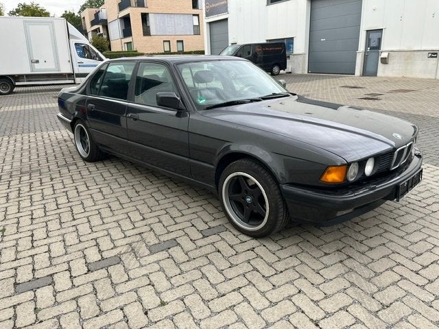 BMW 735 iL oldtimer in goede staat, foto 9