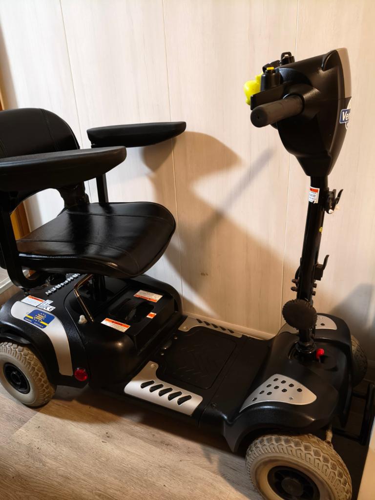 Fauteuil roulant électrique vermeiren venus 4, Divers, Voitures sans permis & Scooters pour invalides, Enlèvement, Comme neuf