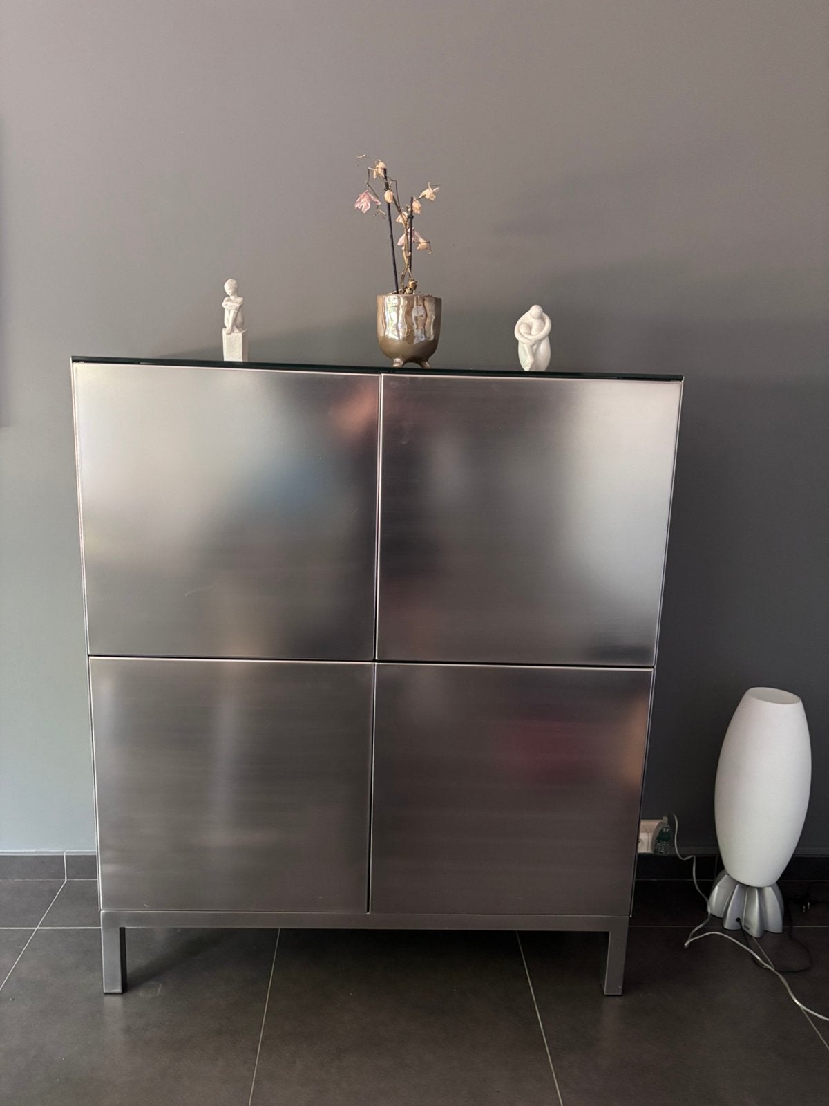 Armoire au design élégant de Circle — acier inoxydable, Maison & Meubles, 25 à 50 cm, Comme neuf, 100 à 150 cm, Enlèvement