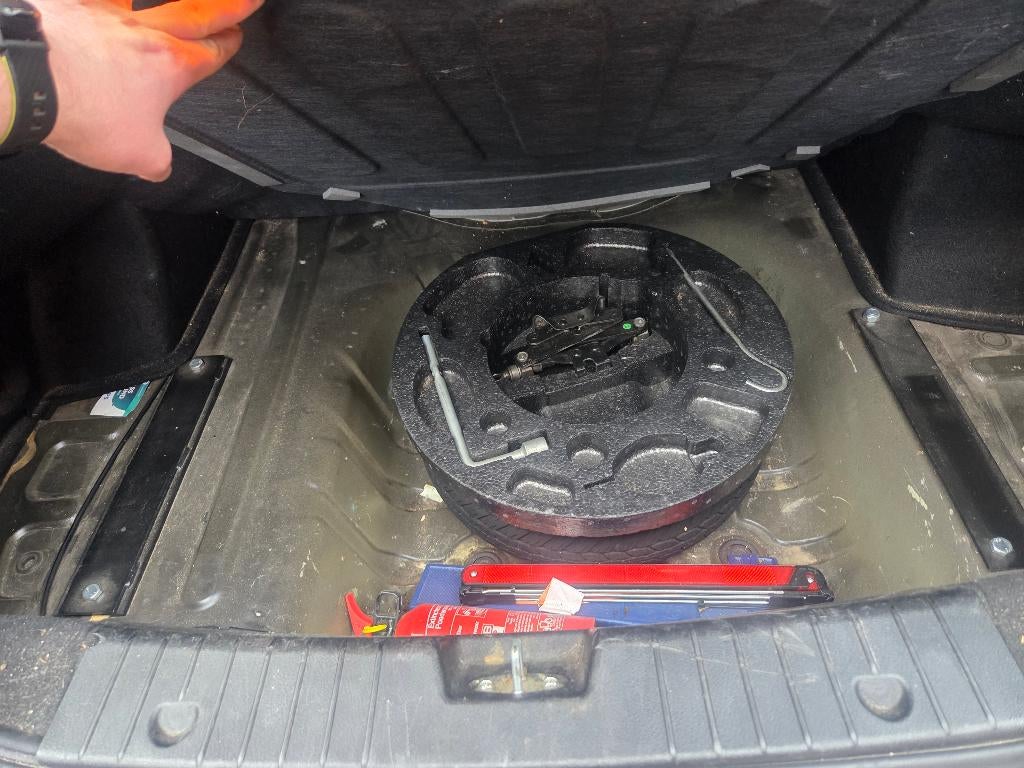 Chevrolet aveo lt, Achat, Boîte manuelle, Noir, 5 places