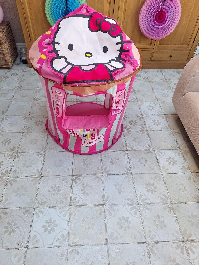 Speelhuisje stof verkooptentje cupcakes hello kitty, Ophalen, Gebruikt, Overige materialen